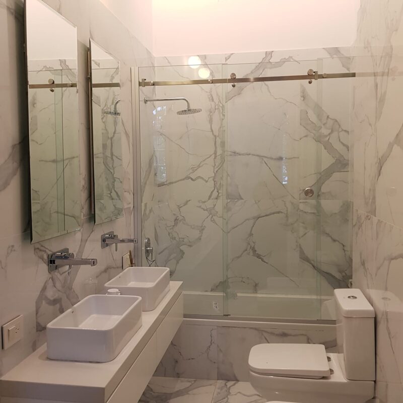 mamparas de aluminio para baño